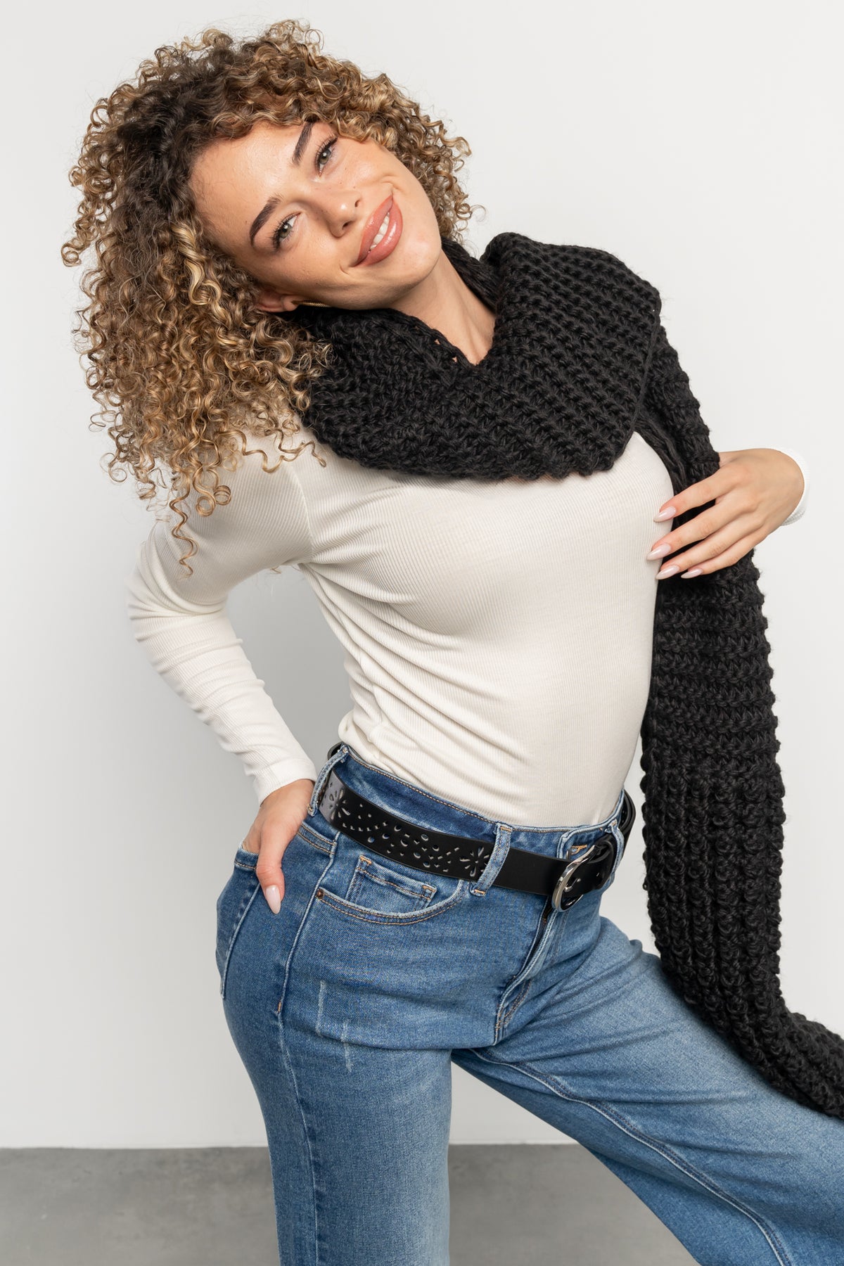 Sarah Chunky Knit Scarf | Black
