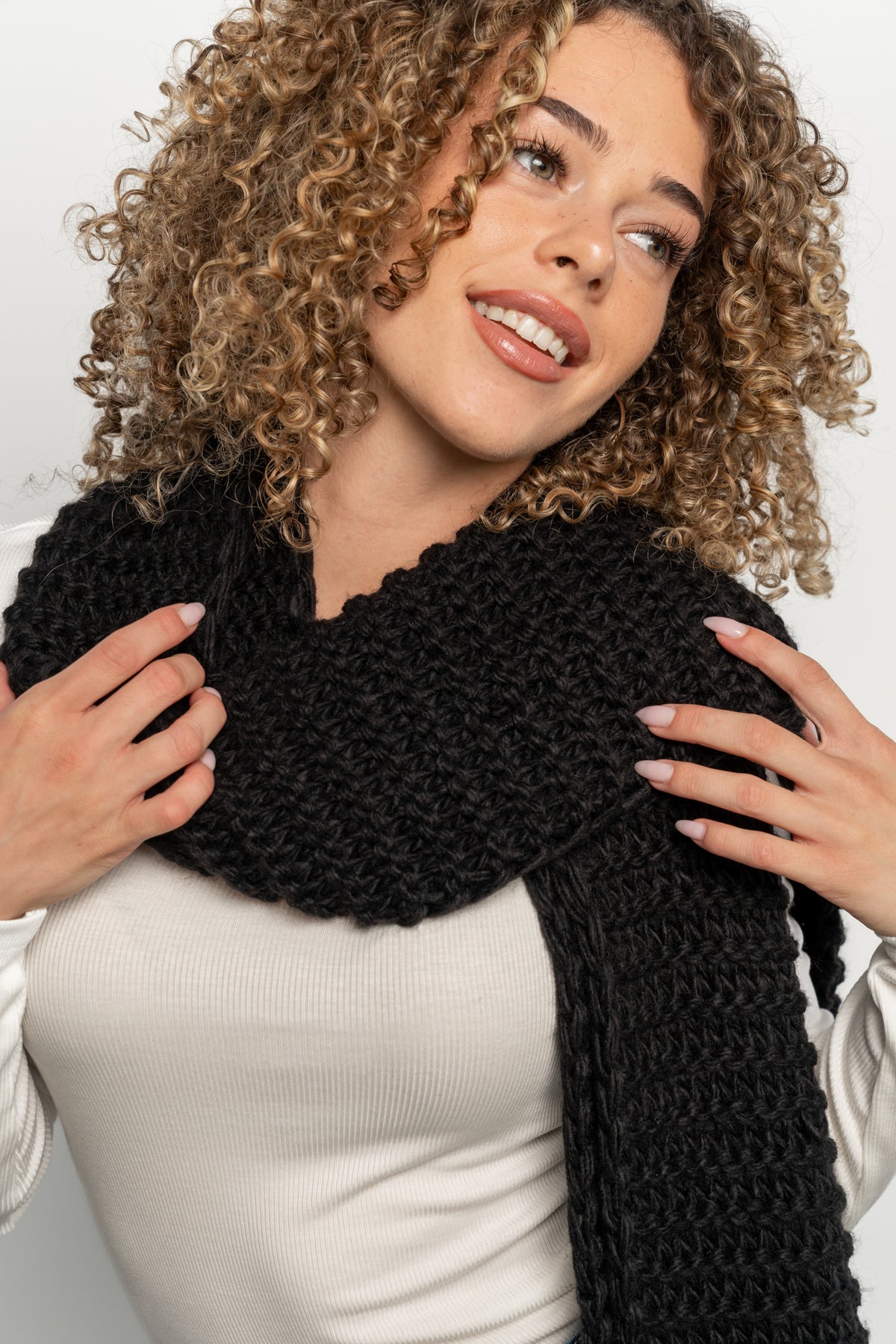 Sarah Chunky Knit Scarf | Black
