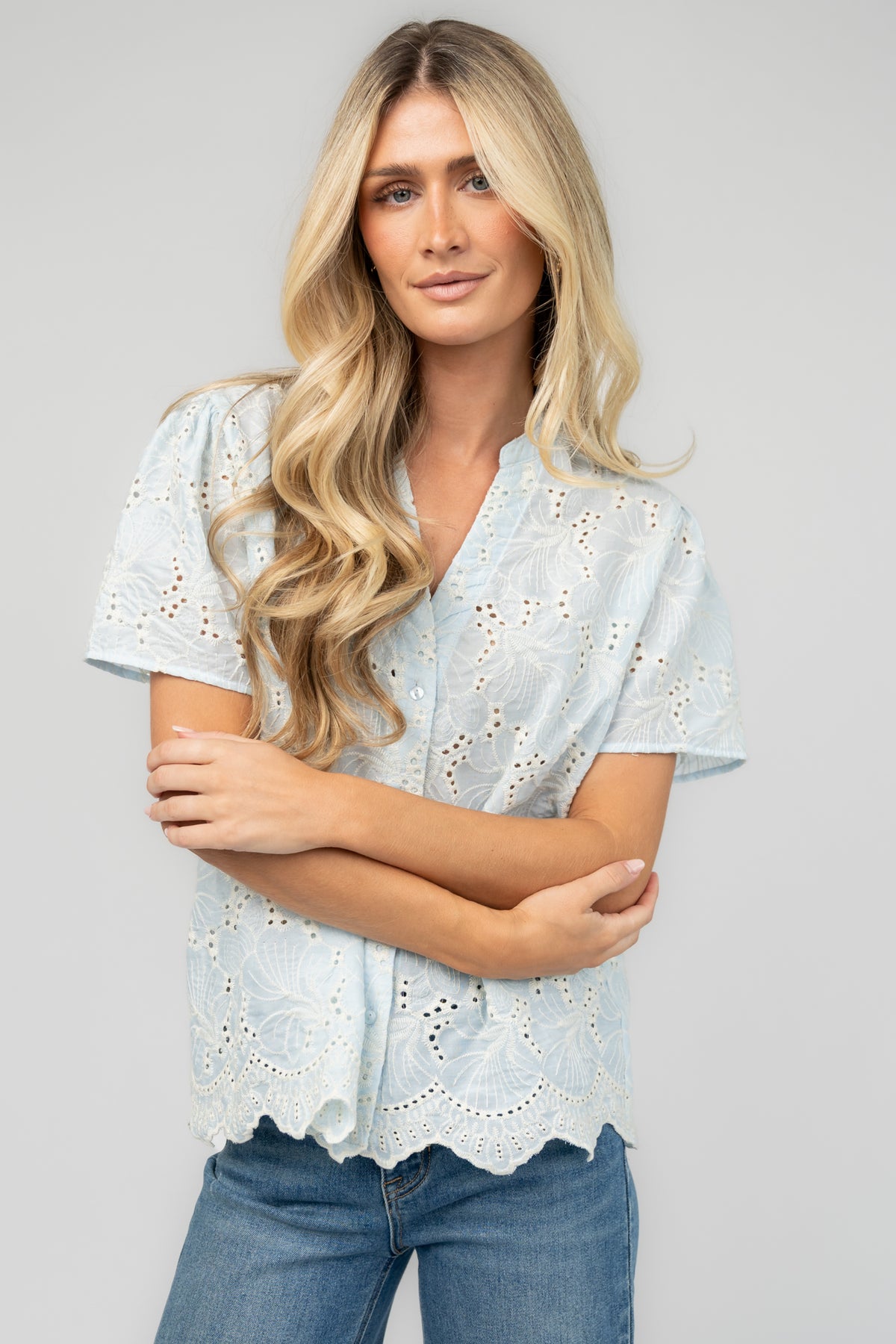 Suvi Eyelet Button Top | Blue