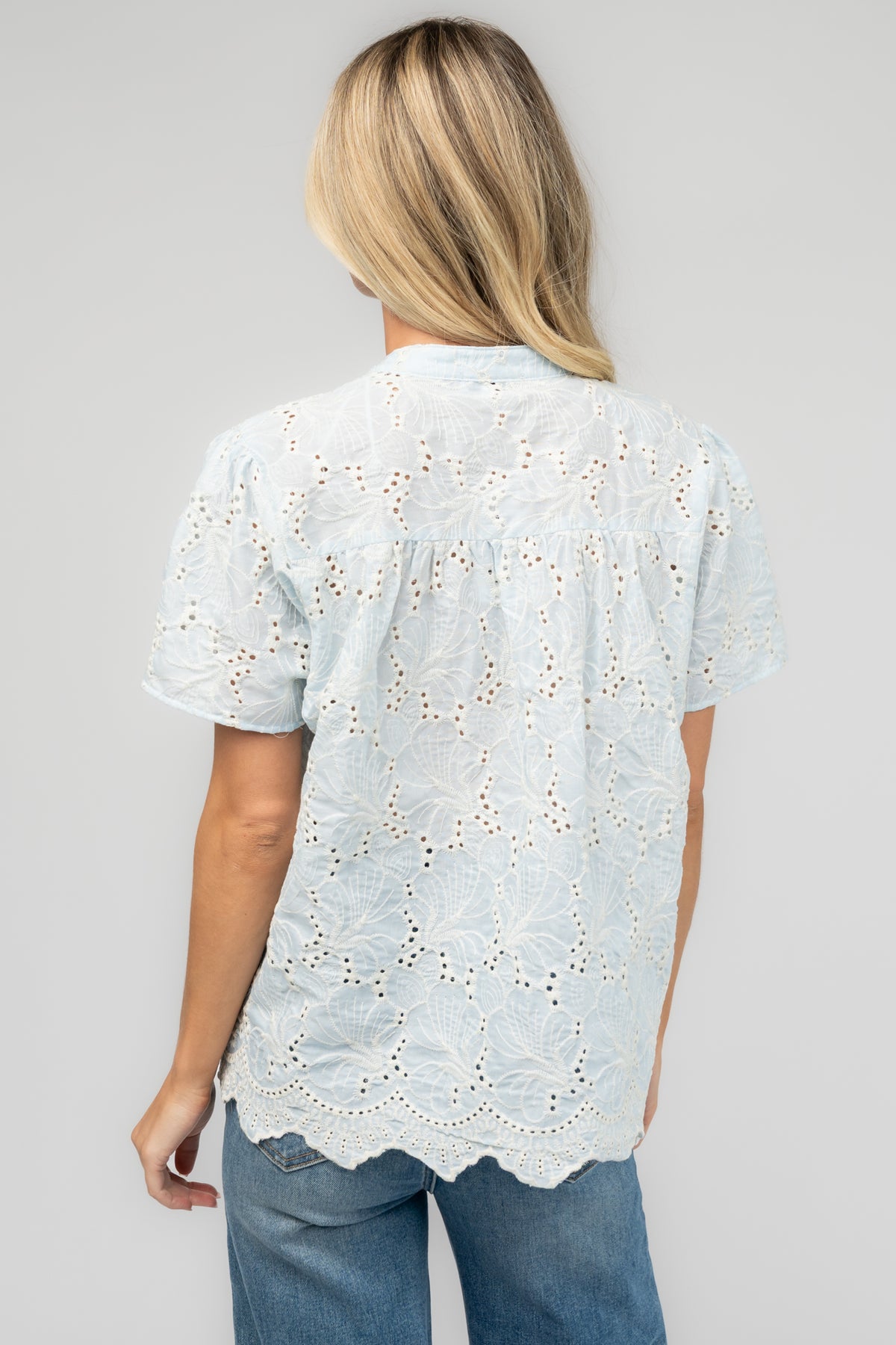 Suvi Eyelet Button Top | Blue